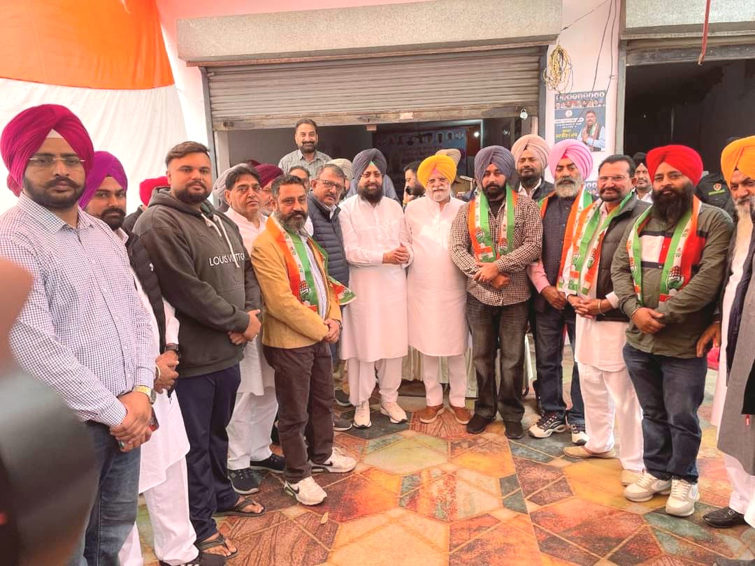 ਆਮ ਆਦਮੀ ਪਾਰਟੀ ਨੂੰ ਲੱਗਿਆ ਵੱਡਾ ਝਟਕਾ, ਪੰਜ ਬਲਾਕ ਪ੍ਰਧਾਨ ਕਾਂਗਰਸ 'ਚ ਹੋਏ ਸ਼ਾਮਲ